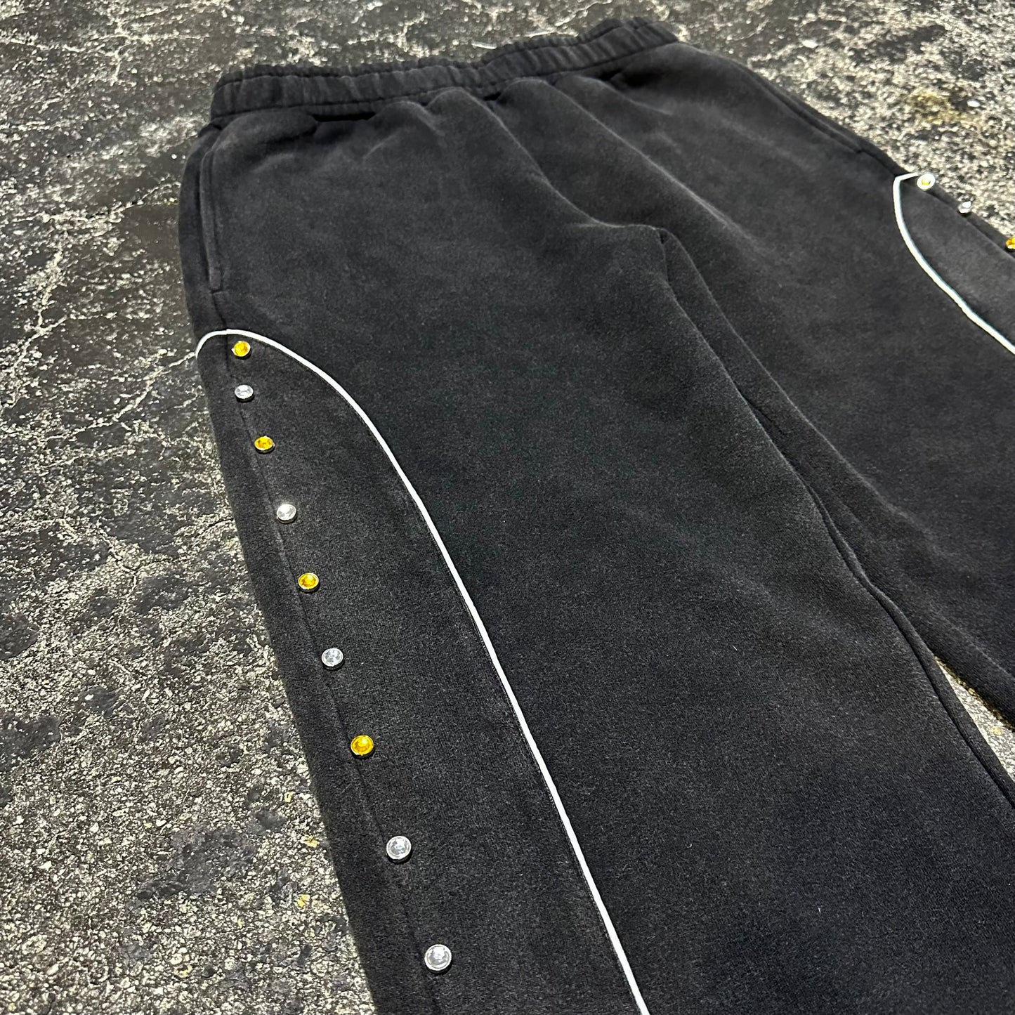 FALSE "GEM-STONE" SWEATS